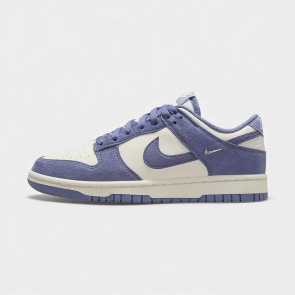 Изображение WMNS NIKE DUNK LOW